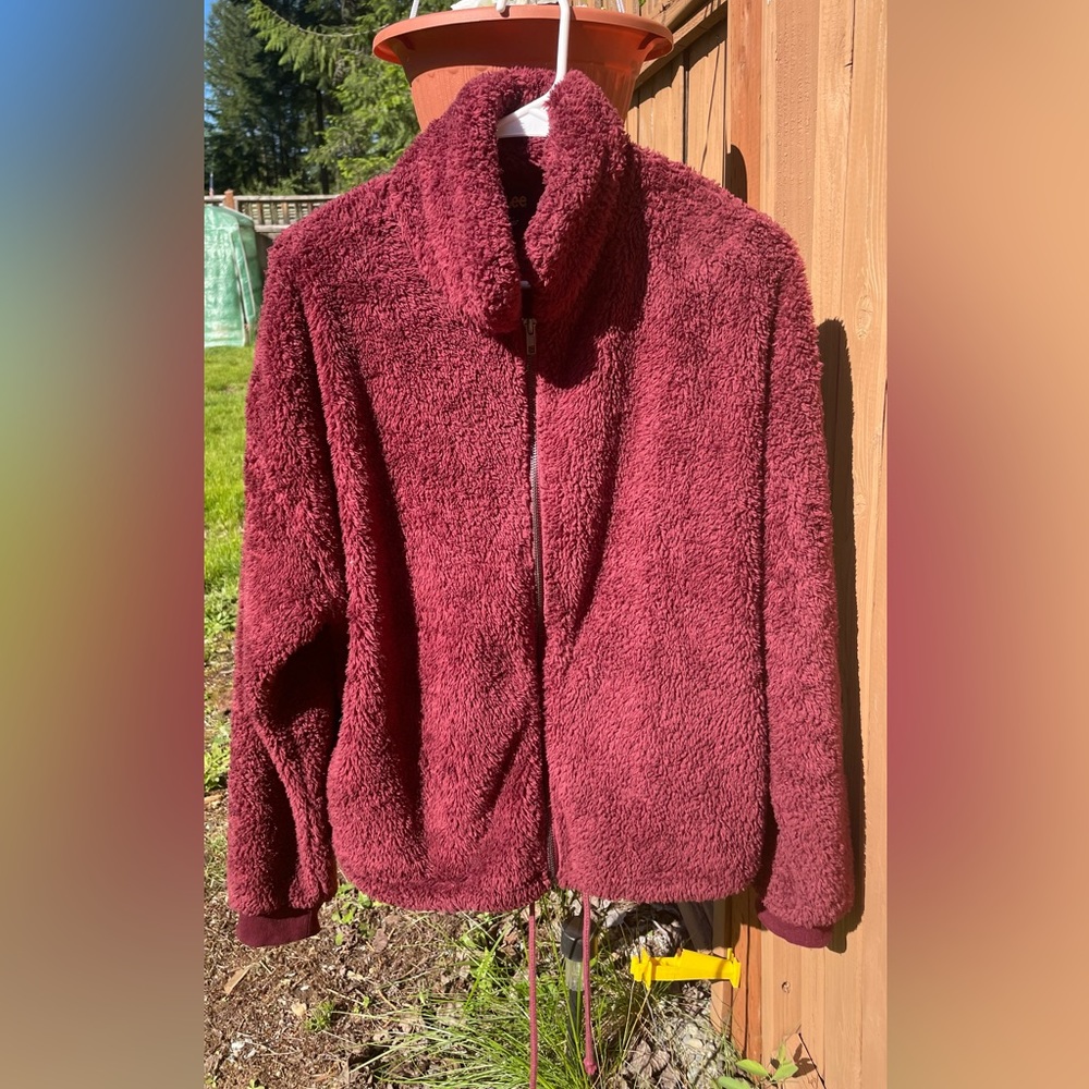 Large Women’s Lee Fuzzy Zip Up Jacket, Burgundy